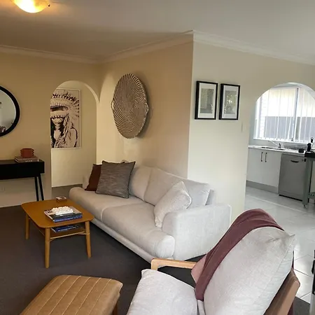 2 Bed Ground Flr Gaythorne Courtyard Apt, Parking