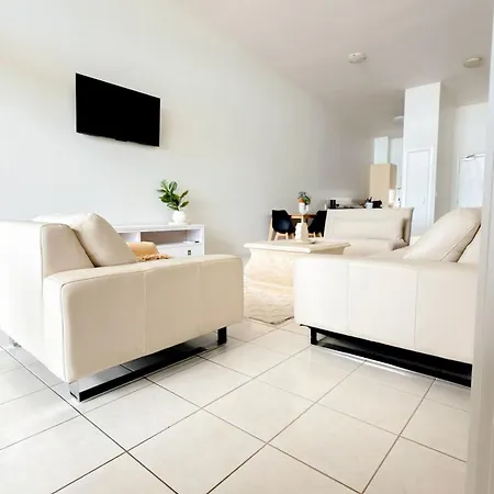 South Bank Penthouse - Streets Access - Free Parking *