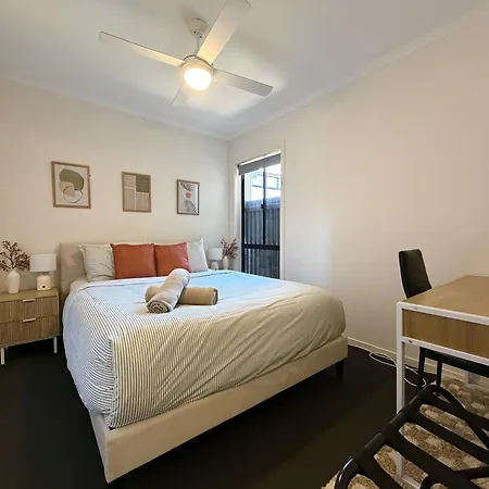 2b2b With Courtyard - Close To Cbd - Free Parking Apartment