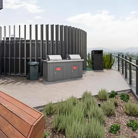 Premium Unit W/ Rooftop Pool In The Heart Brisbane