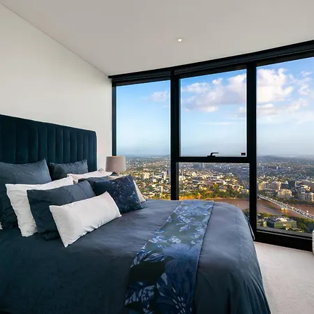 Skylight With Free Parking Apartment