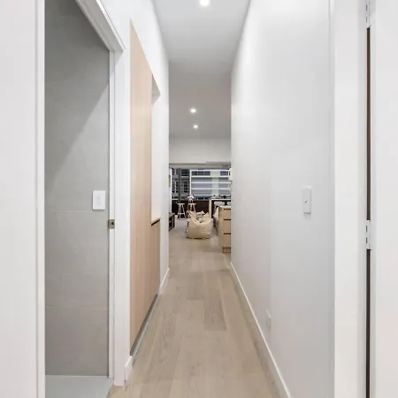 Dune Designer 2 Bedroom With River Views Parking Pool Brisbane