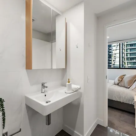 Cs - Gorgeous Views 2br W Parking, Pool & Gym