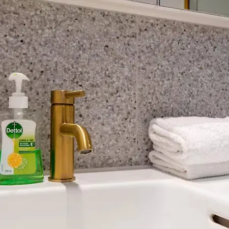 Apartment 2br Boutique Only Mins To Suncorp Stadium & Bne Brisbane