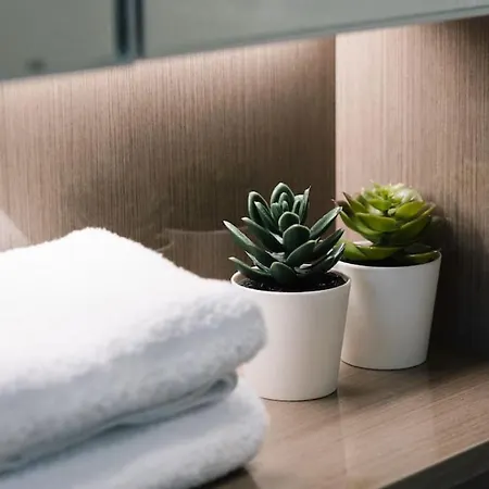 Modern 2br Easy Access To Everywhere