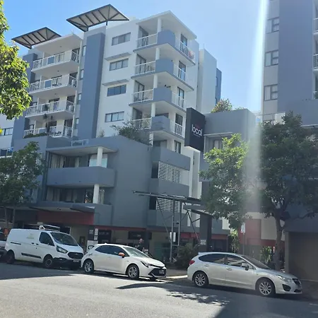 Tara's At The Gabba Apartment