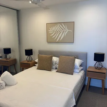 Stylish Escape - Views & Perks Apartment
