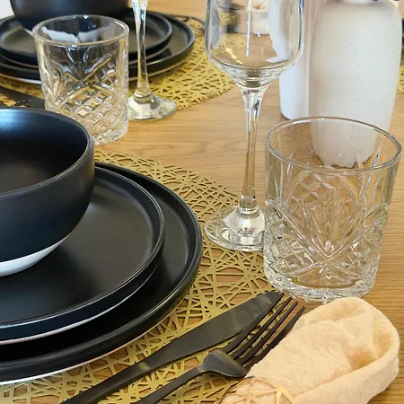 2b2b With Courtyard - Close To Cbd - Free Parking Apartment Brisbane