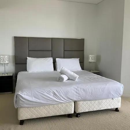 Modem Two Bedroom In Inner Cbd Apartment Brisbane