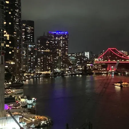 Story Bridge Views In Cbd Apartment Brisbane