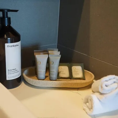 Apartment Stylish Escape - Views & Perks Brisbane