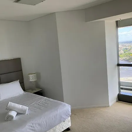 Apartment Modem Two Bedroom In Inner Cbd *