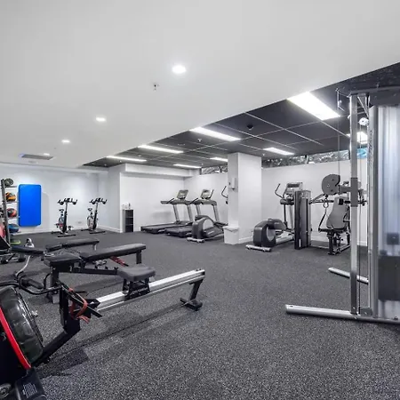 Modern 3br In Sunnybank Pool And Gym Access *