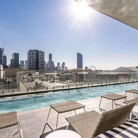 Cs - Gorgeous Views 2br W Parking, Pool & Gym