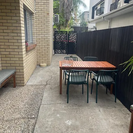 2 Bed Ground Flr Gaythorne Courtyard Apt, Parking Apartment *