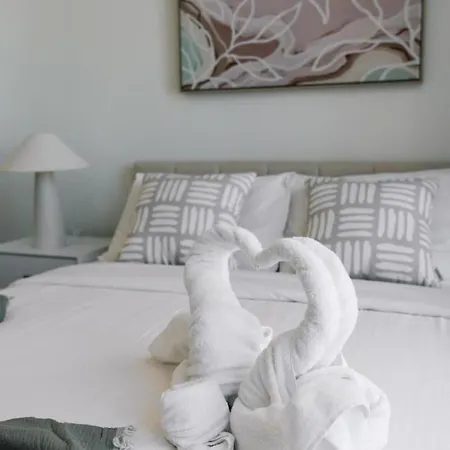 Stylish 2bedroom Inner-city In South
