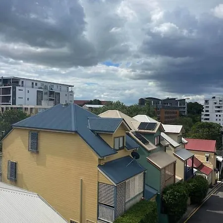 Inner Gem Next To St Andrews Hospital & Park * Brisbane