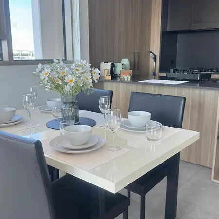 Luxe 2br With Rooftop Pool And Cbd View * Brisbane
