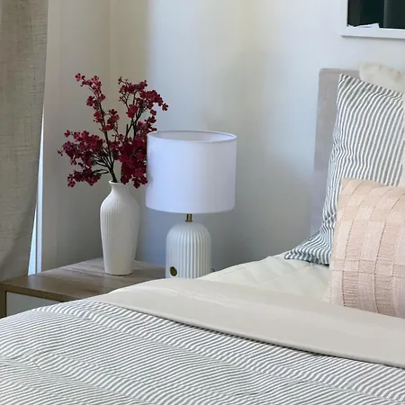 2b2b With Courtyard - Close To Cbd - Free Parking Brisbane