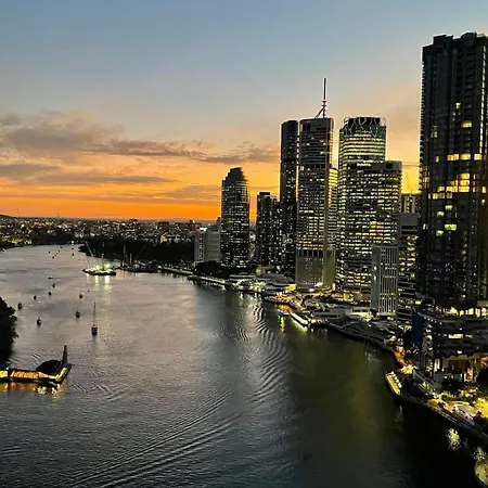 Stunning Views Over River, Kangaroo Point And Story Bridge Apartment *
