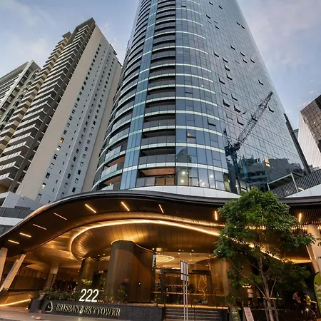 Skylight With Free Parking Apartment *