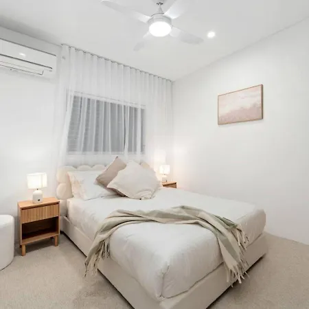 Dune Designer 2 Bedroom With River Views Parking Pool Apartment *