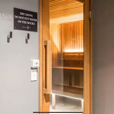Zen Cozy 1 Bedroom With 2 Beds Pool Gym Sauna Brisbane