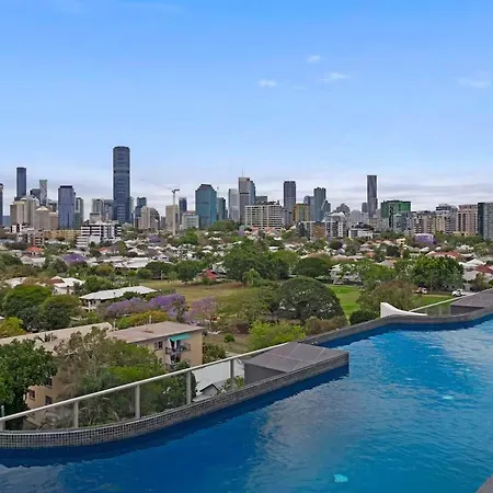 Apartment Gabba Retreat - Rooftop Pool & Stunning View Brisbane