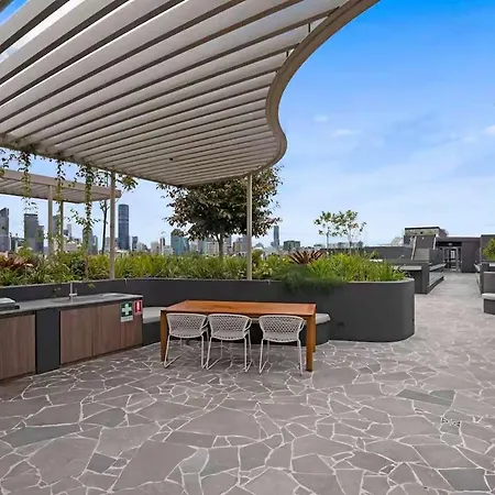 Gabba Retreat - Rooftop Pool & Stunning View