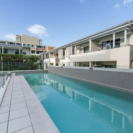 Dune Designer 2 Bedroom With River Views Parking Pool *