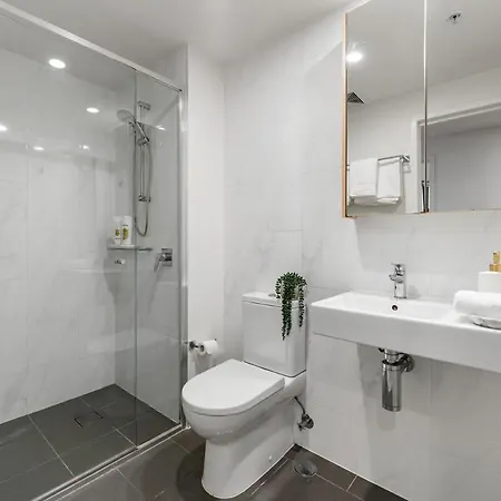 Apartment Cs - Gorgeous Views 2br W Parking, Pool & Gym