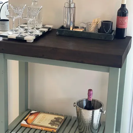 2 Bed Ground Flr Gaythorne Courtyard Apt, Parking Apartment