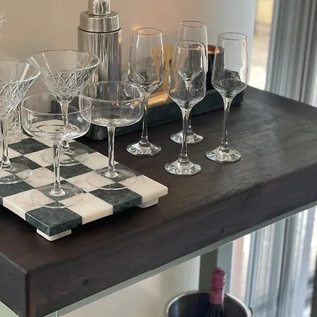 2 Bed Ground Flr Gaythorne Courtyard Apt, Parking