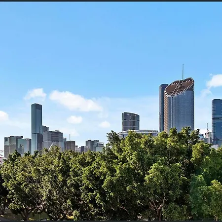 South Bank Penthouse - Streets Access - Free Parking