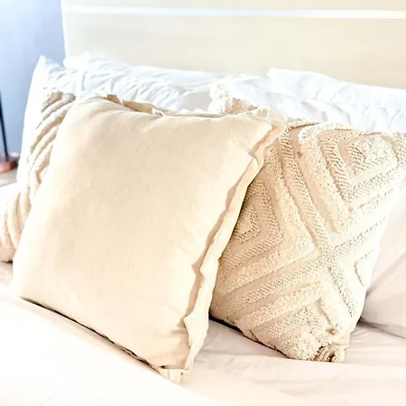 Direct Story Bridge Views - Sleeps 6 - Parking - Apartment