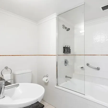 Apartment One-bedroom Escape I Mantra On Queen *