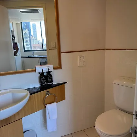 One-bedroom Escape I Mantra On Queen Apartment *