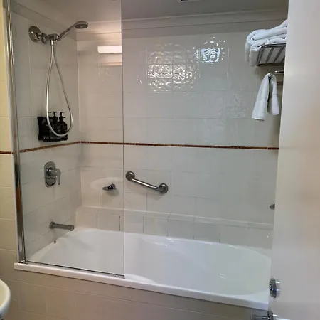 Apartment One-bedroom Escape I Mantra On Queen *