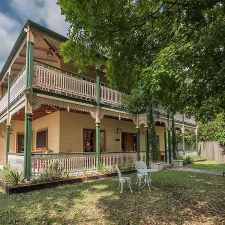 Guest house Grove Manor