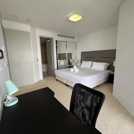 Modem Two Bedroom In Inner Cbd