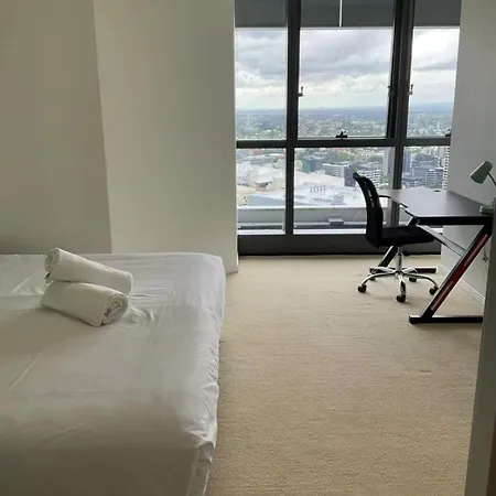 Modem Two Bedroom In Inner Cbd Apartment *