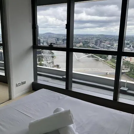 Apartment Modem Two Bedroom In Inner Cbd Brisbane