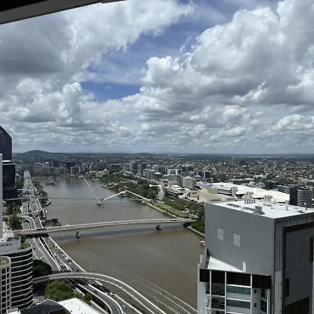 Modem Two Bedroom In Inner Cbd Brisbane