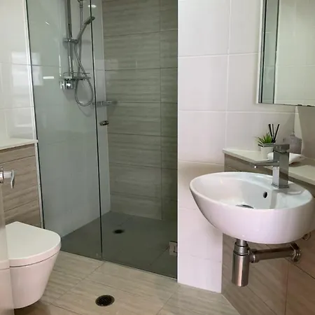 Modem Two Bedroom In Inner Cbd Brisbane