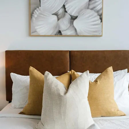 Apartment High Rise 2br In Cbd