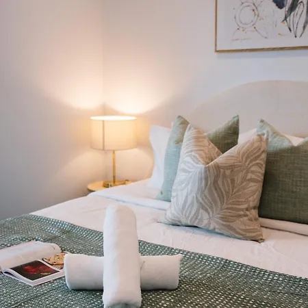 High Rise 2br In Cbd *