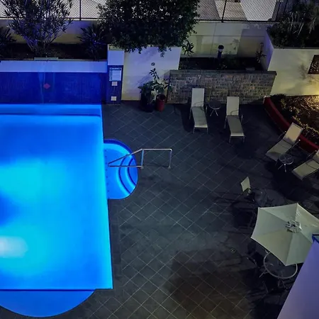 Aparthotel West End 4*