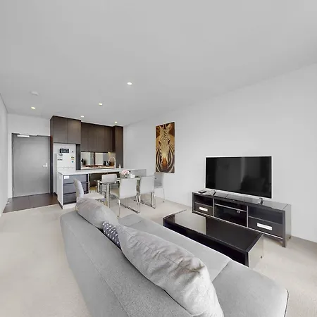 Elegant Urban Hideaway - Private Luxury Residential Apartment, Walk To South Bank & Free Carpark Brisbane