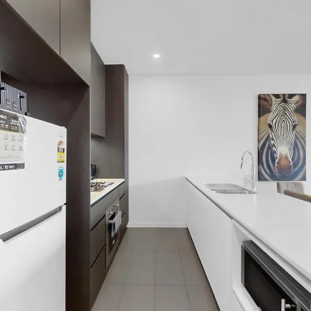 Apartment Elegant Urban Hideaway - Private Luxury Residential Apartment, Walk To South Bank & Free Carpark