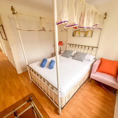 Vista Air Conditioned Dream Castle Youth *